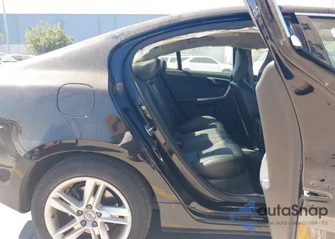 2016 Volvo S60 T5 Drive-E Premier z USA, uszkodzony, nr VIN YV126MFKXG1392877